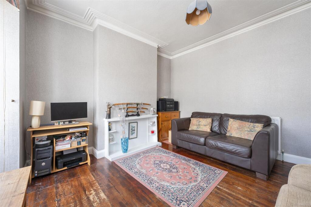 Wynndale Road, E18