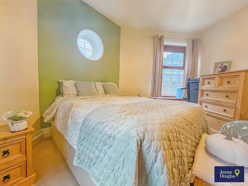 Bed13
