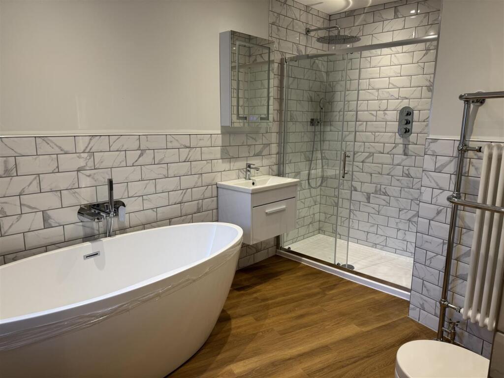 Main Bathroom