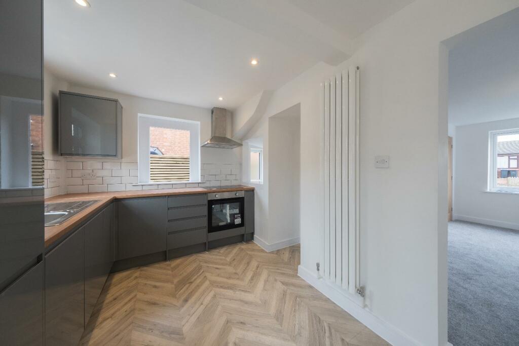 23 Oathills Drive-004.jpg