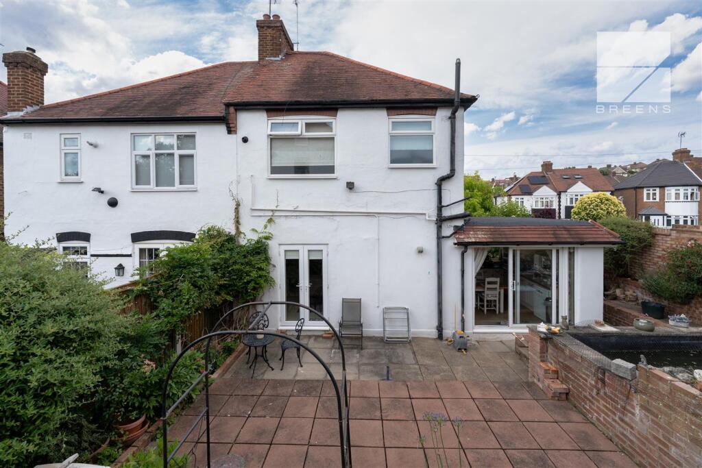 61 Brindwood Road_0044.jpg