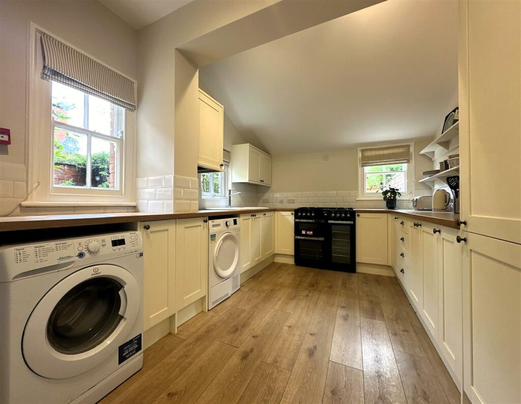 Kitchen II.jpg