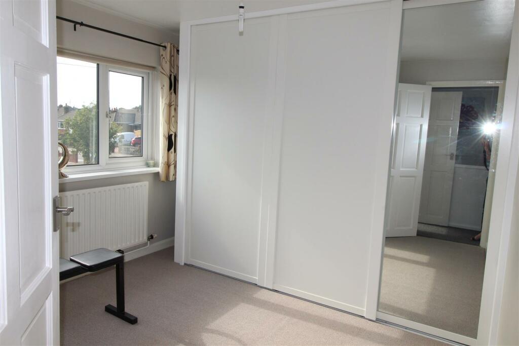 BEDROOM 2