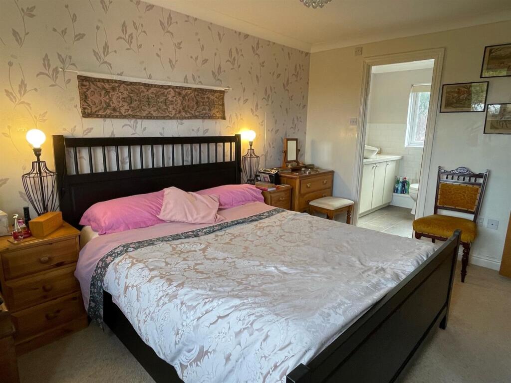 Main bedroom.jpg