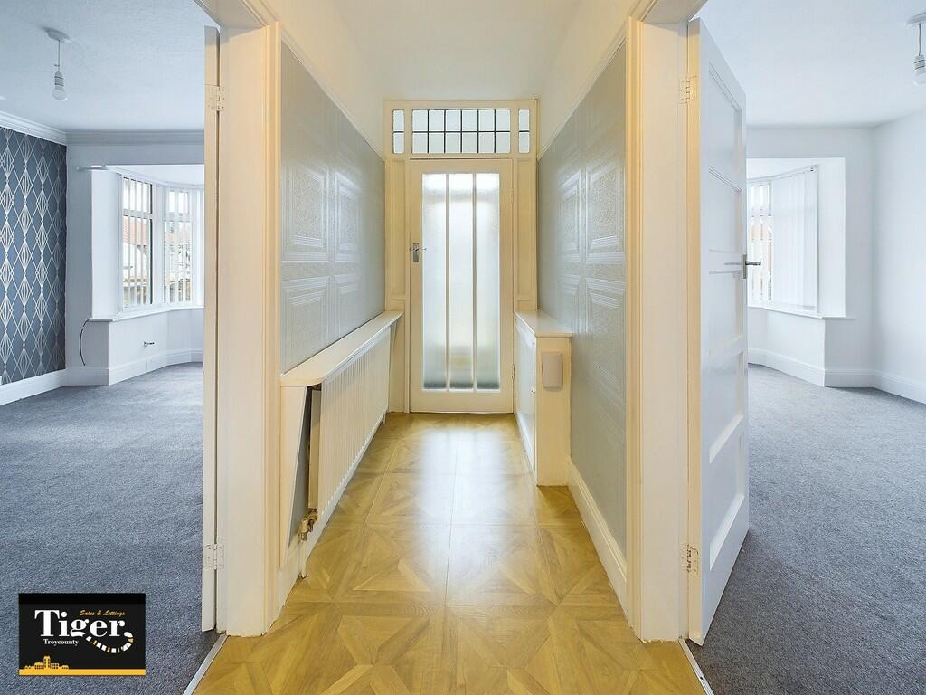 CAM02176G0-PR0432...