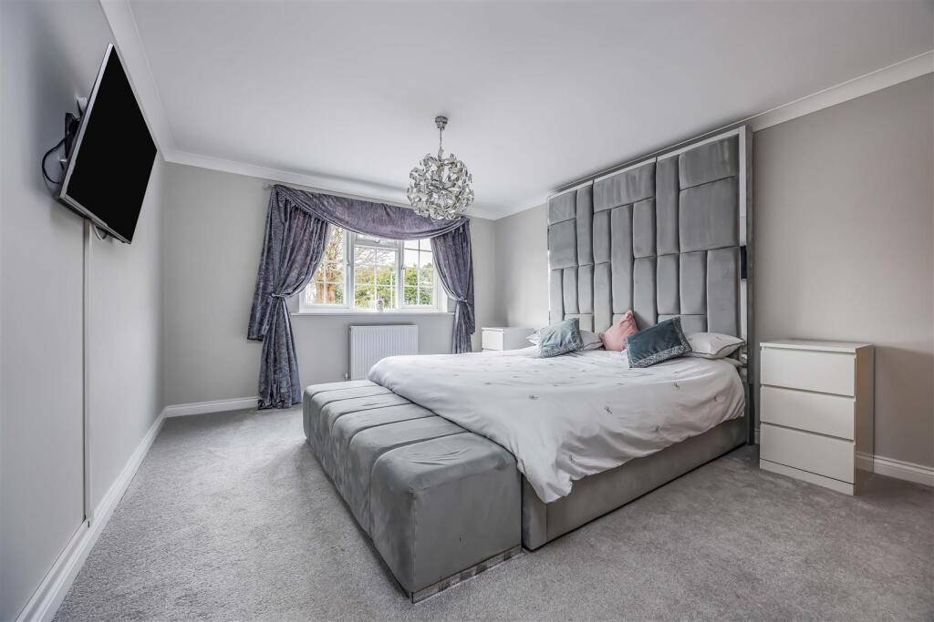 53 Fourth Avenue, Havant-Small-PorticoMarketing-So