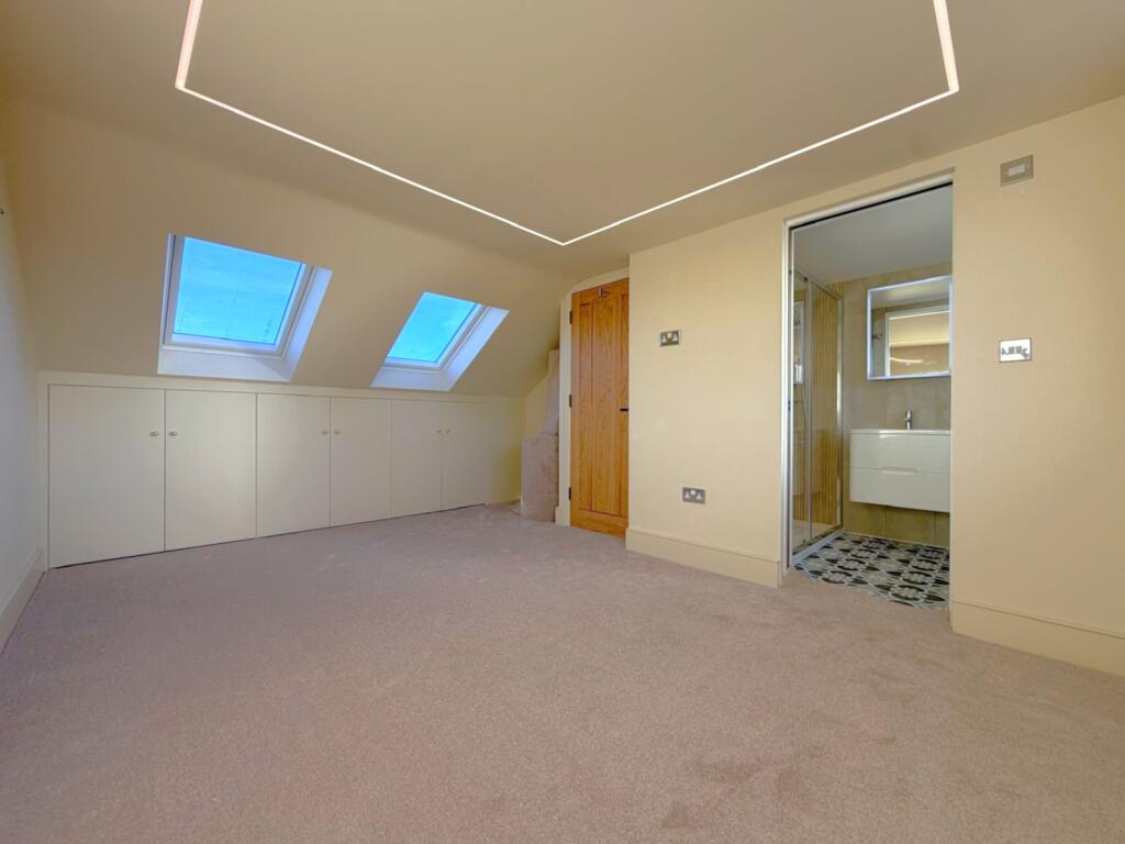 PHOTO-2025-11-27-09-35-31 (1)