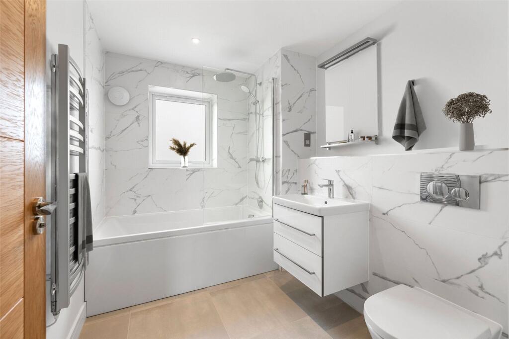2 Bathrooms