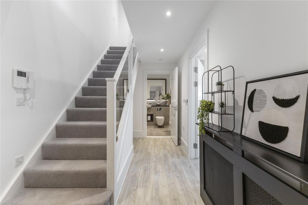 Show Apartment