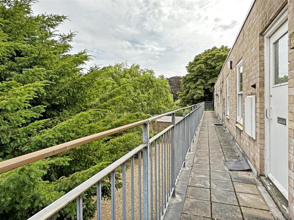 balcony.jpg