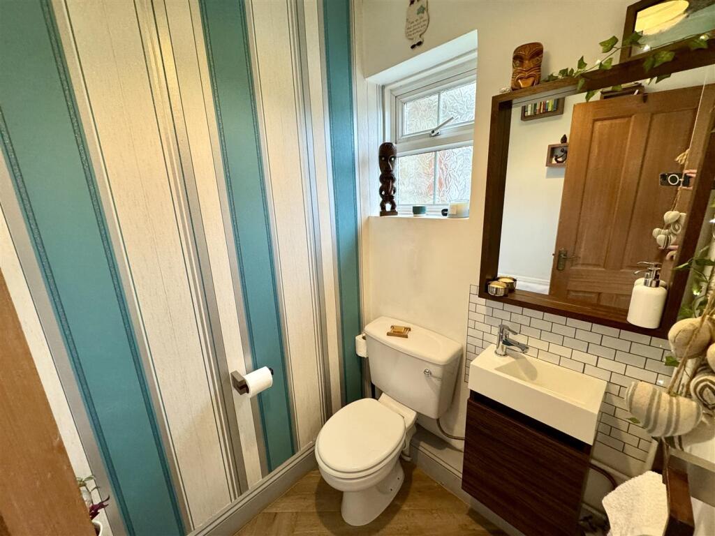 CLOAKROOM/WC