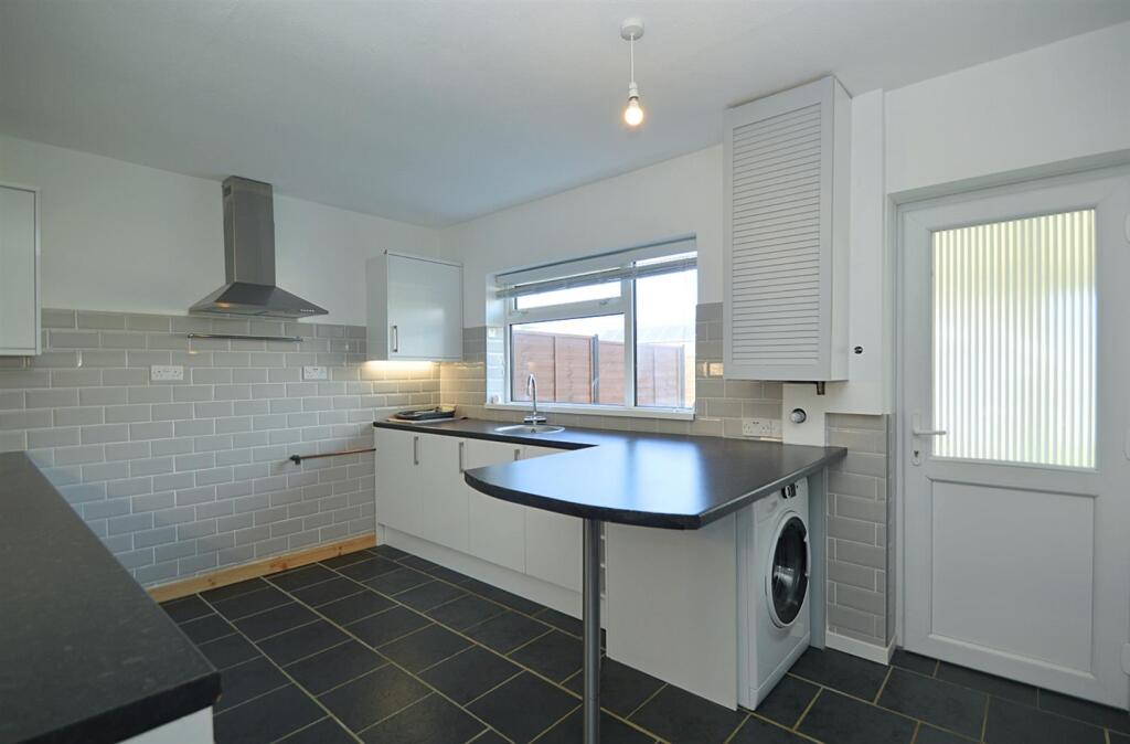 resizedKitchen4.jpg
