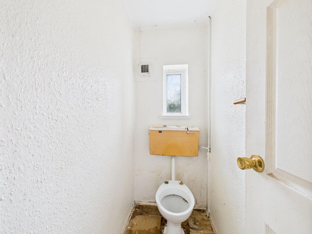 Wc (First Floor)