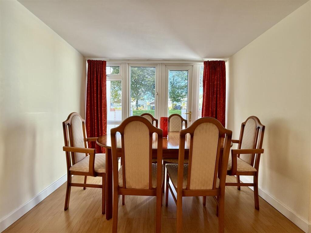 Dining Area.JPG