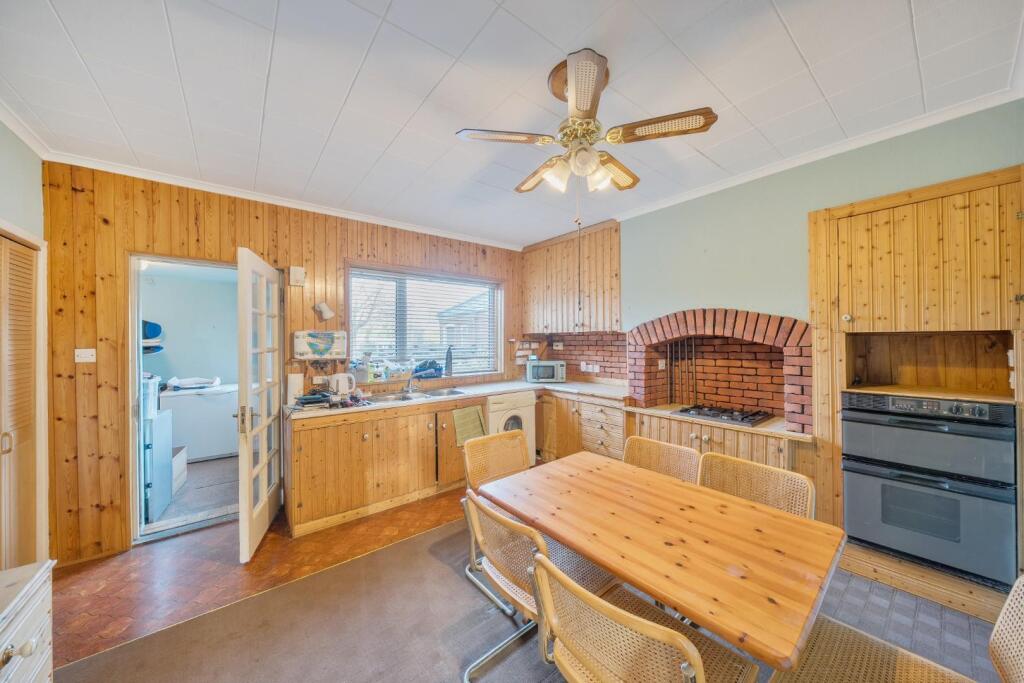 KITCHEN DINER.jpg