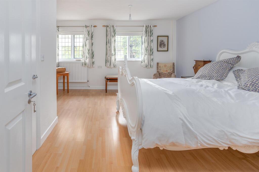 21 Moultrie Road, Rugby