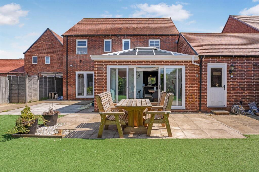 79 Hobby Road, Bodicote-14.jpg