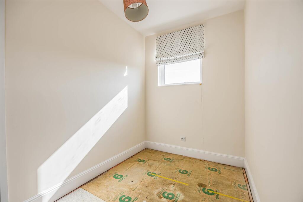 62 Lynn Road, Fratton-Small-PorticoMarketing-SoldB