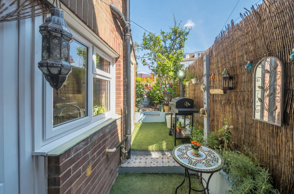 1313514-24-6852b2...