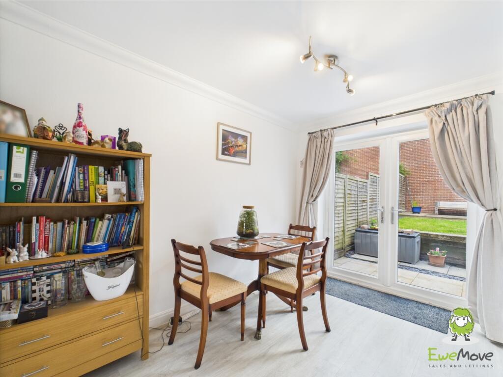 EweMove Estate Agents Basingstoke - Chaldon Green