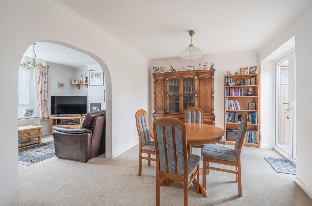 1374016-18-6901ef...