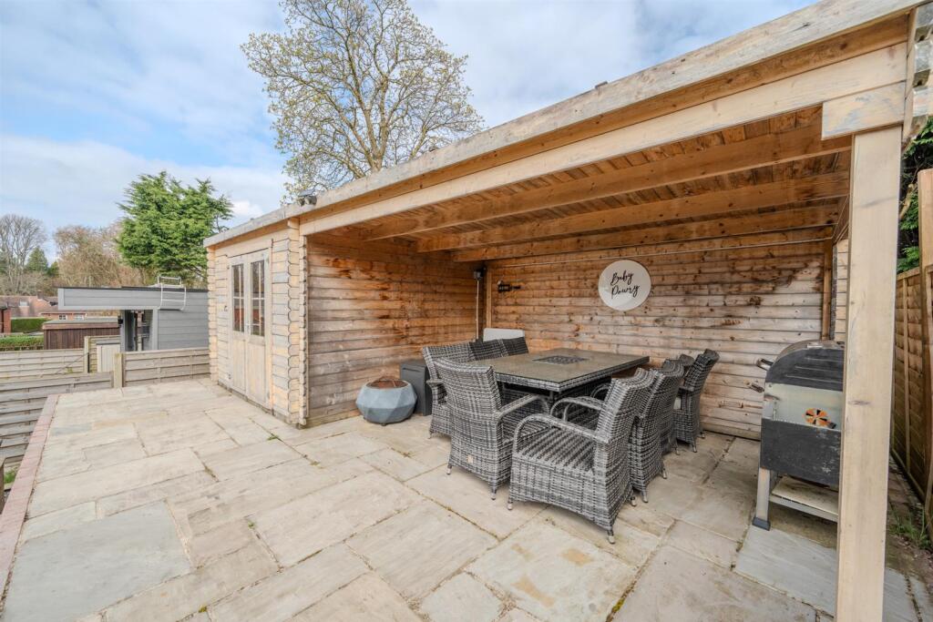 15 Beechcroft Road-6.jpg