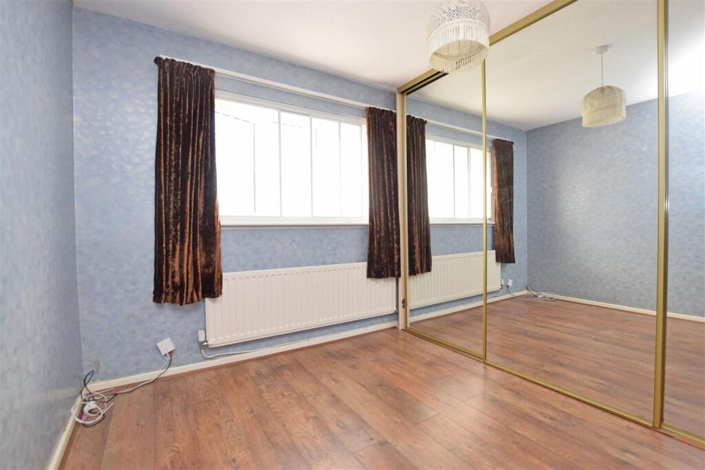 Bedroom 1.JPG
