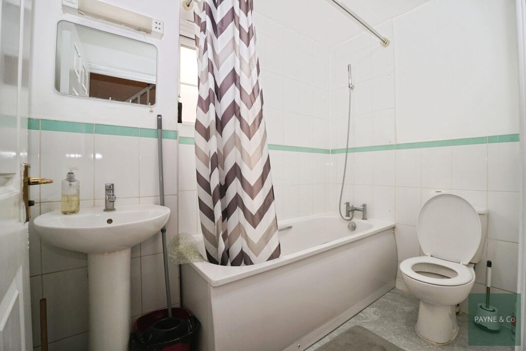 First Floor Bathroom/WC