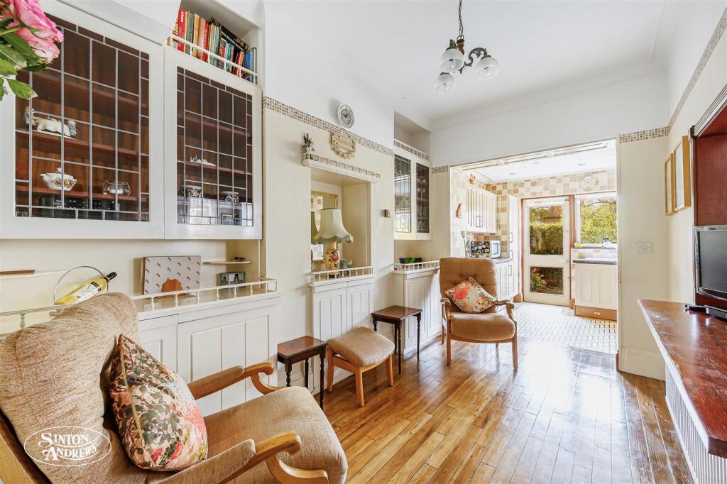 8 Royal Gardens-5.jpg