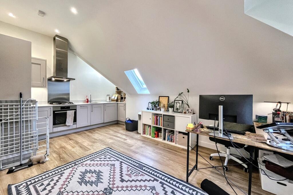 Lounge/Kitchen