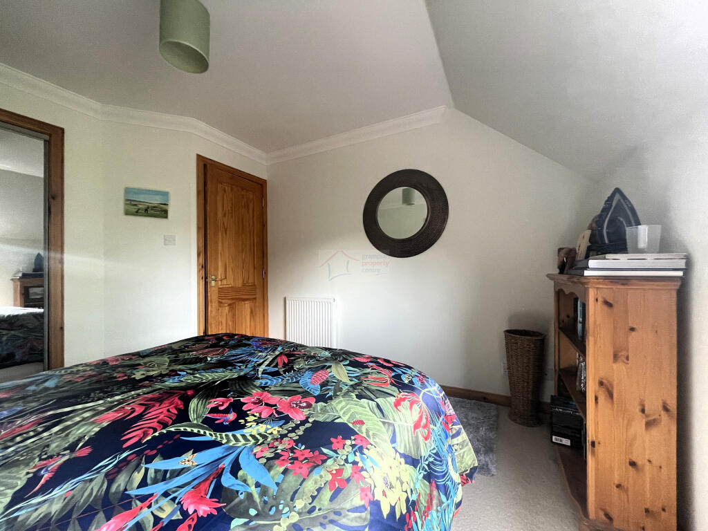 Bedroom 2b.JPG