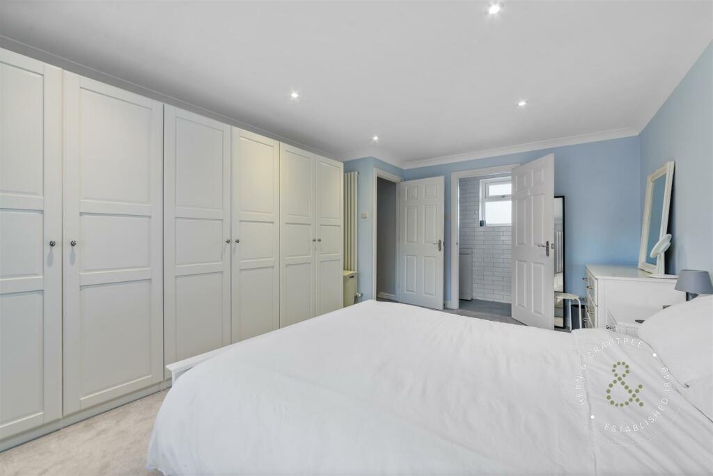 Elgar- Crescent-09.jpg