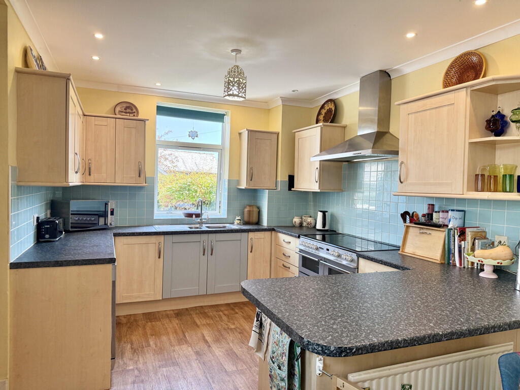 Spacious Kitchen/Diner