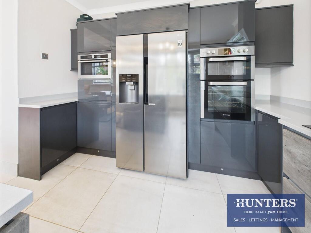 Kitchen / Living Room