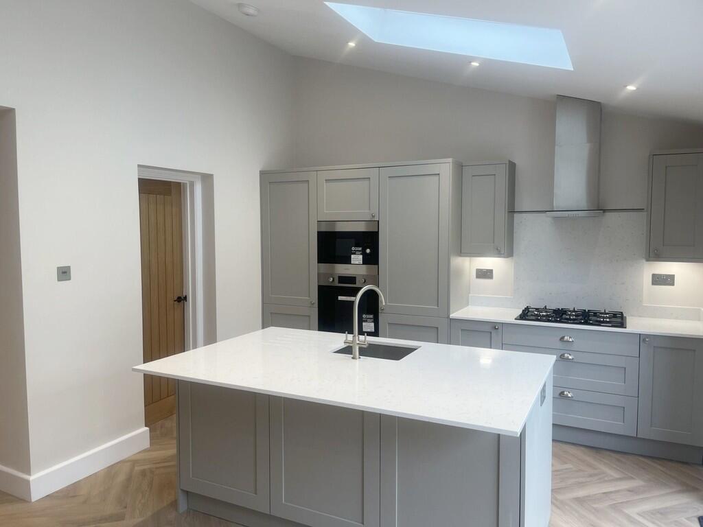 Kitchen 2 light