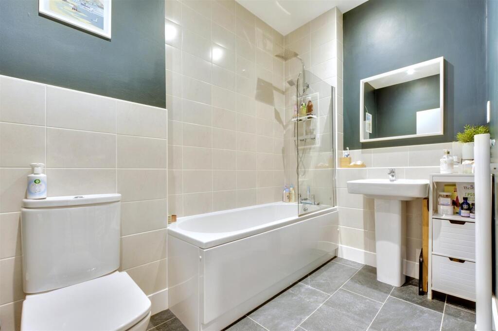Bathroom (2).jpeg