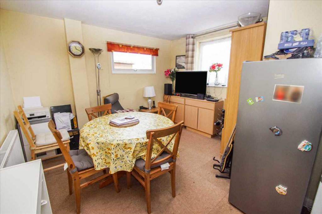 Dining Room/Bedroom4