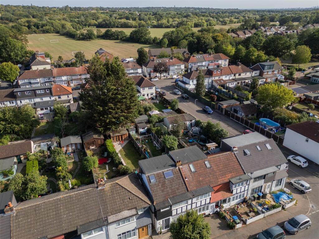 Southern Drive, IG10