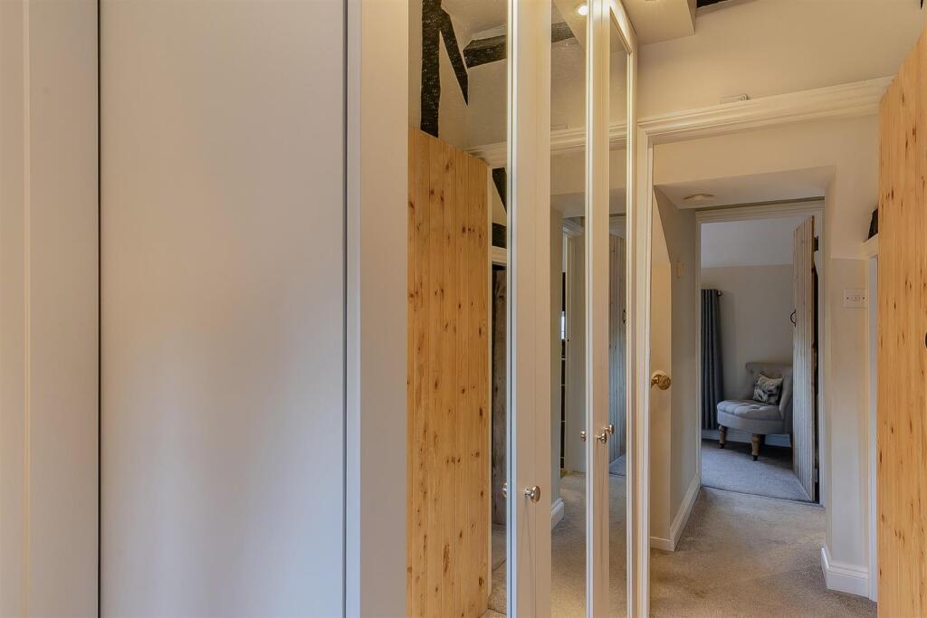 8632704-interior08.jpg