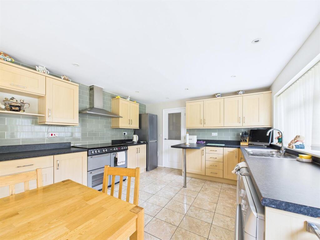 Kitchen/Dining Room