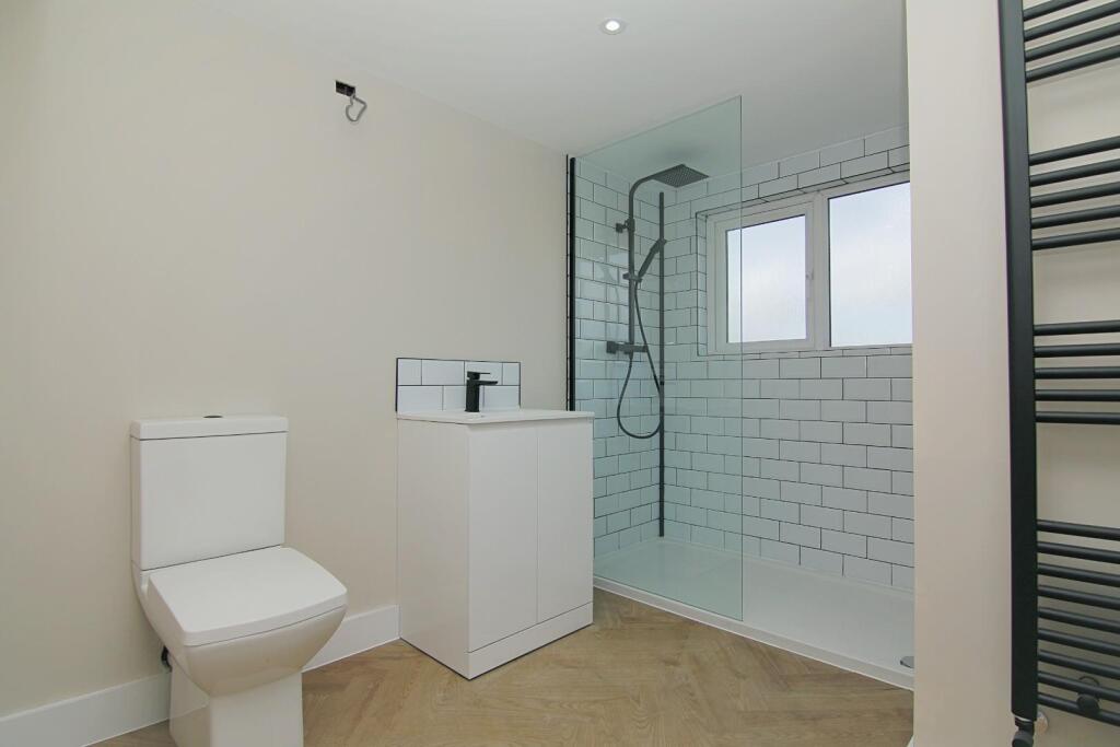 SHOWER-ROOM