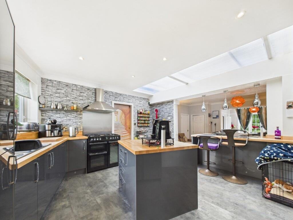 Kitchen/Breakfast Area