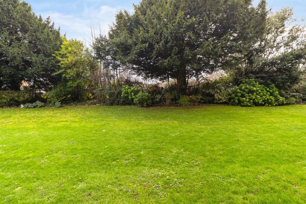 Rear Communal Gardens