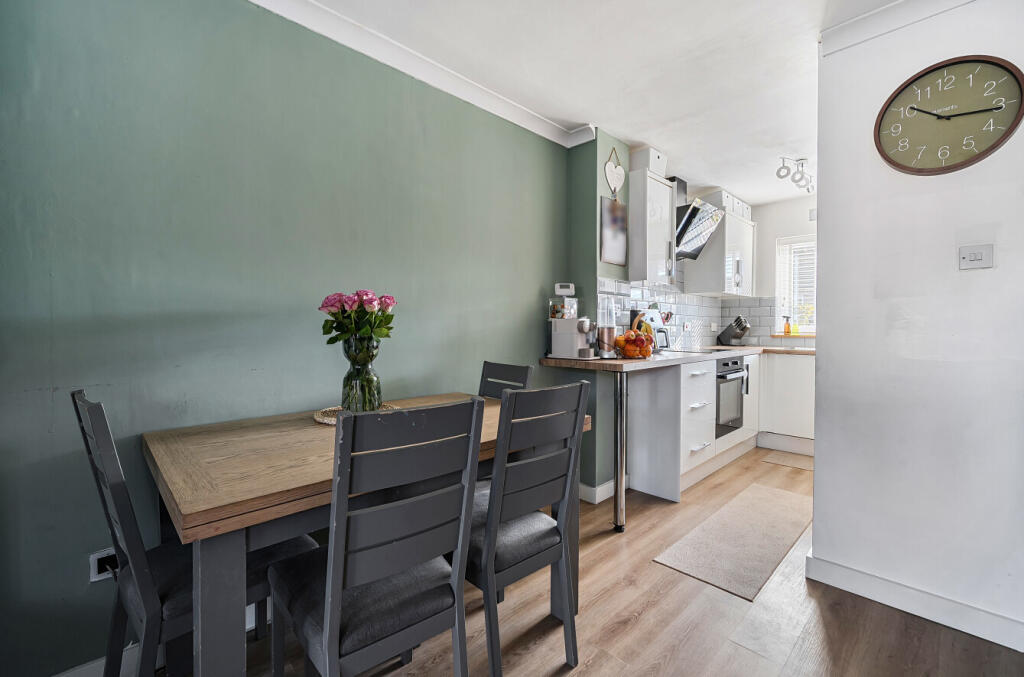 1360034-9-68da65d...