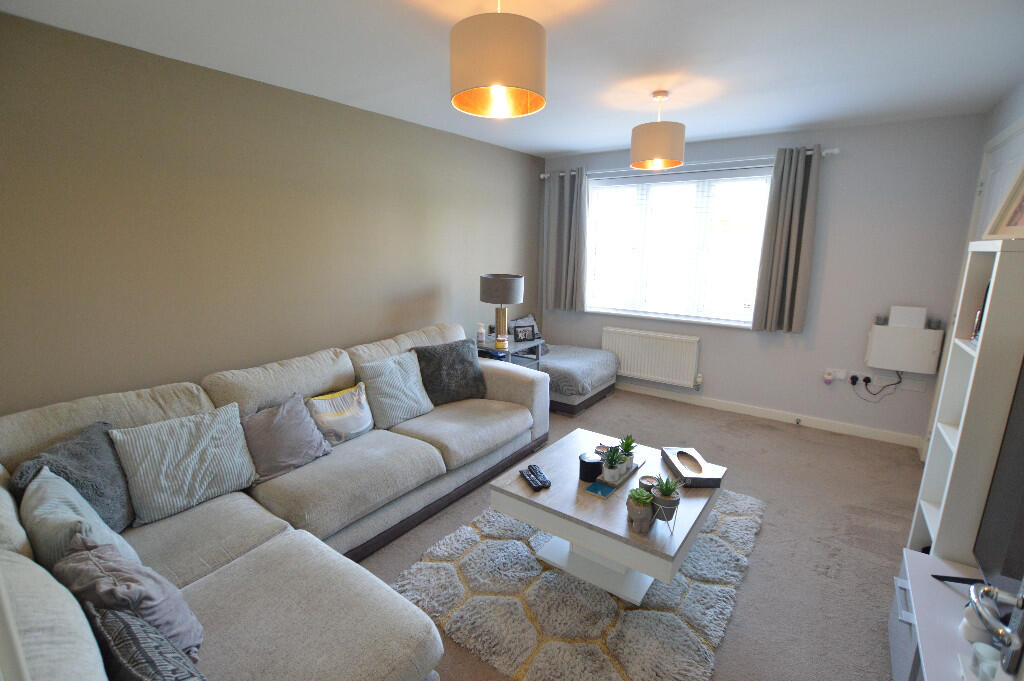 Lounge To Front