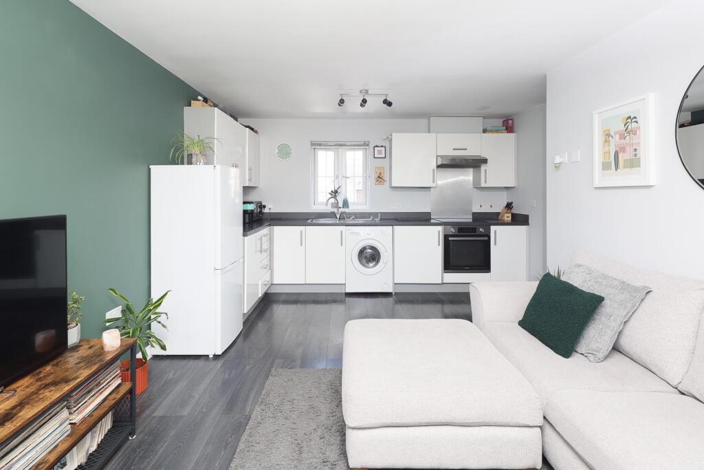 Open Plan Lounge/Kitchen