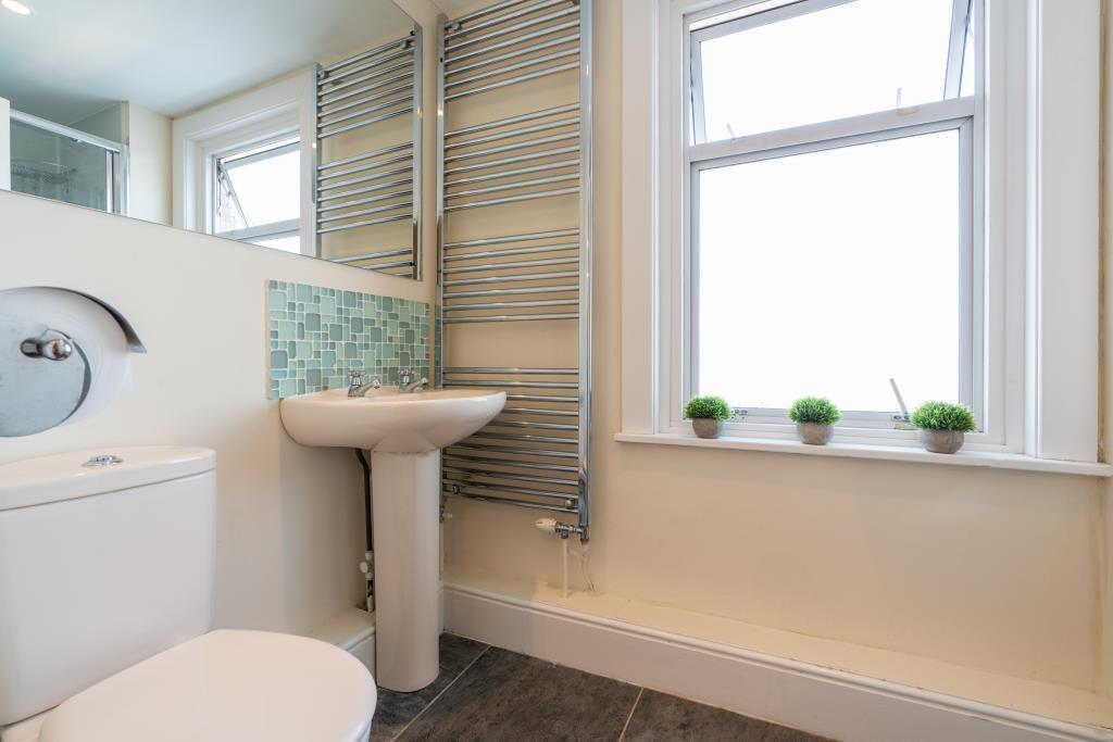 53 Purley Road - bathroom