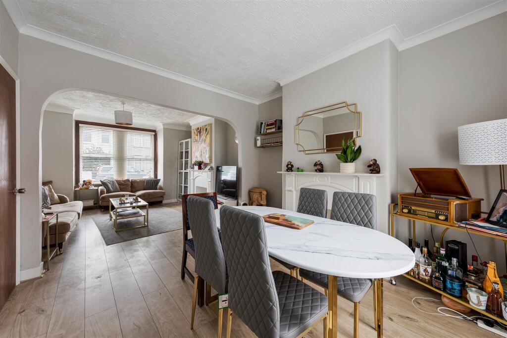 Macdonald Road E17