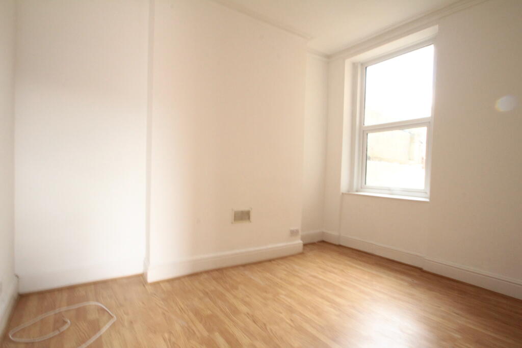 4th Bedroom/Dining R