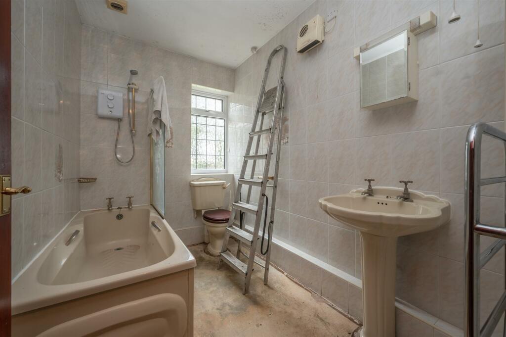 En-Suite Shower Room